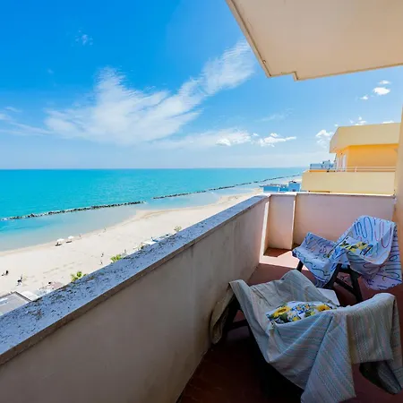 Guesthost - Sea View Europa شقة