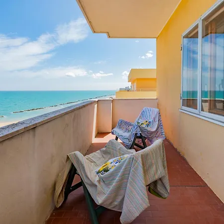Guesthost - Sea View Europa شقة Montesilvano Marina